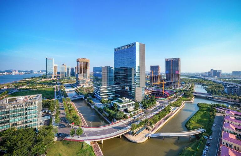 加大對符合條件企業的融資增信支持力度,取消市融資再擔保公司對擔保